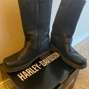 Harley Women boots like new 71/2 fits like a 7.